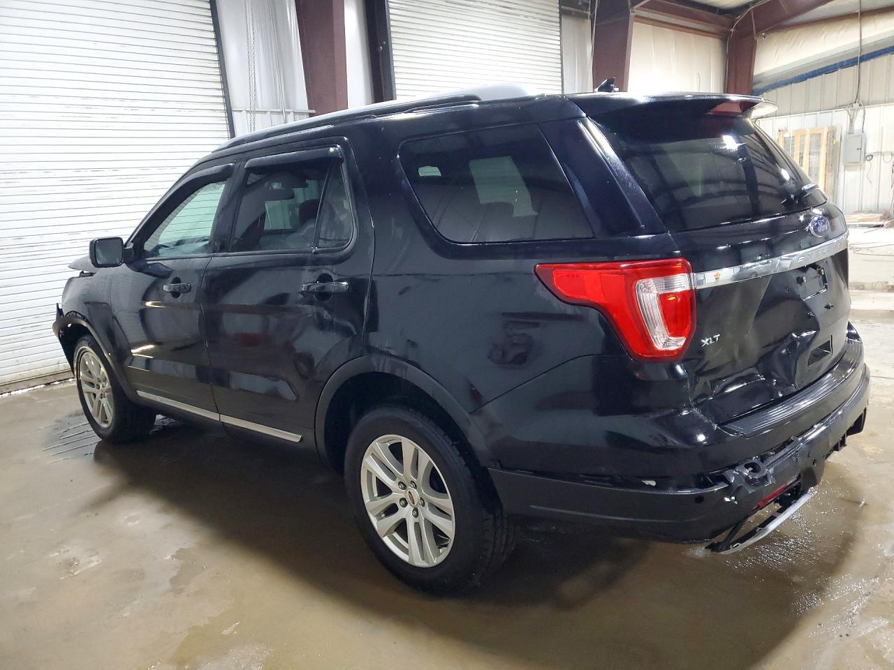 2019 FORD EXPLORER XLT photo 3