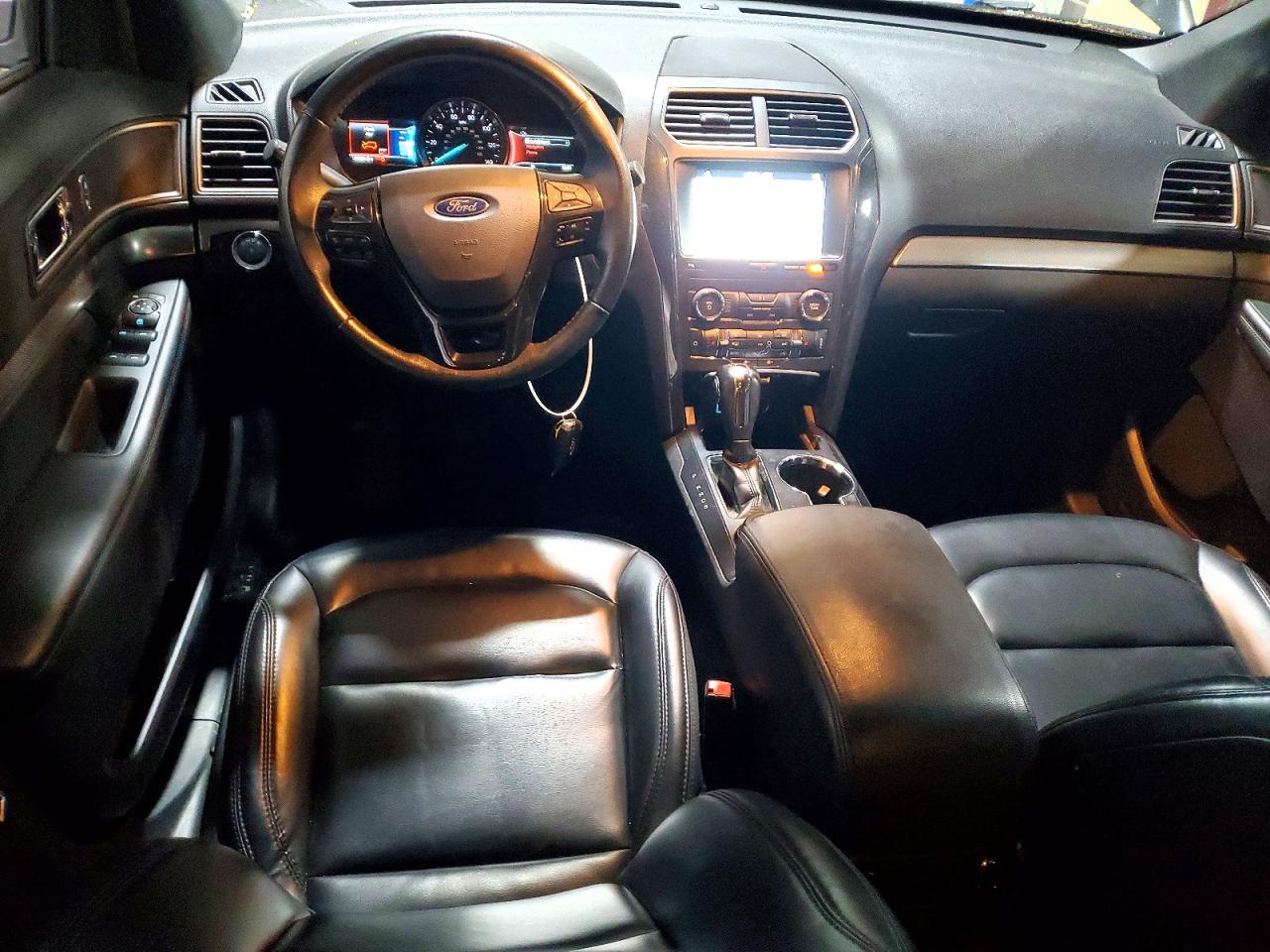 2019 FORD EXPLORER XLT photo 15