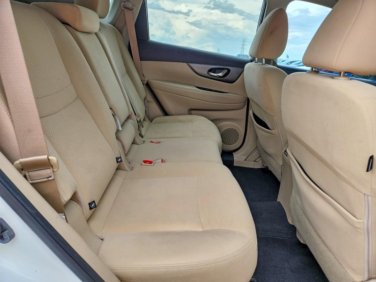 2016 NISSAN ROGUE SV photo 21
