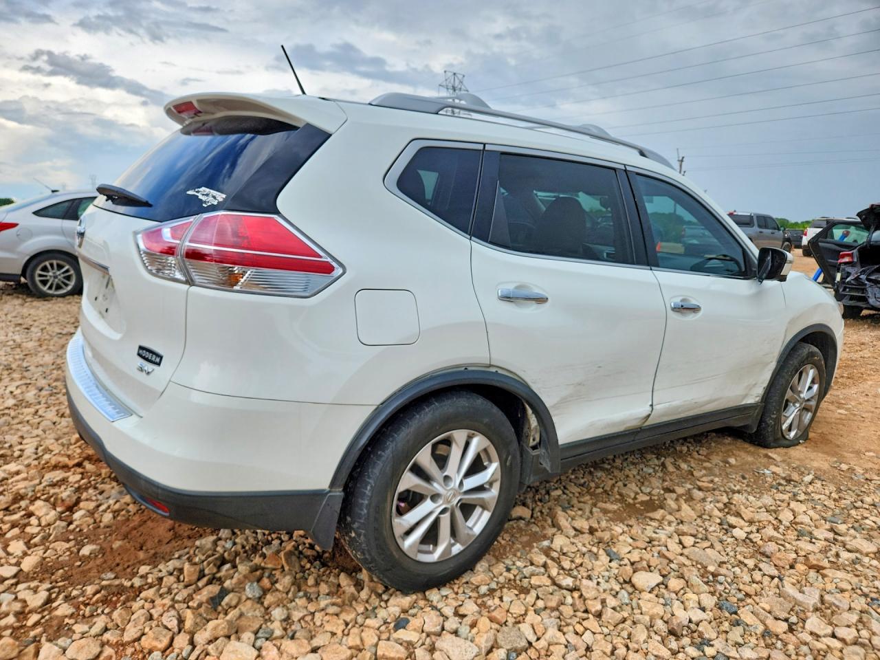 2016 NISSAN ROGUE SV photo 5