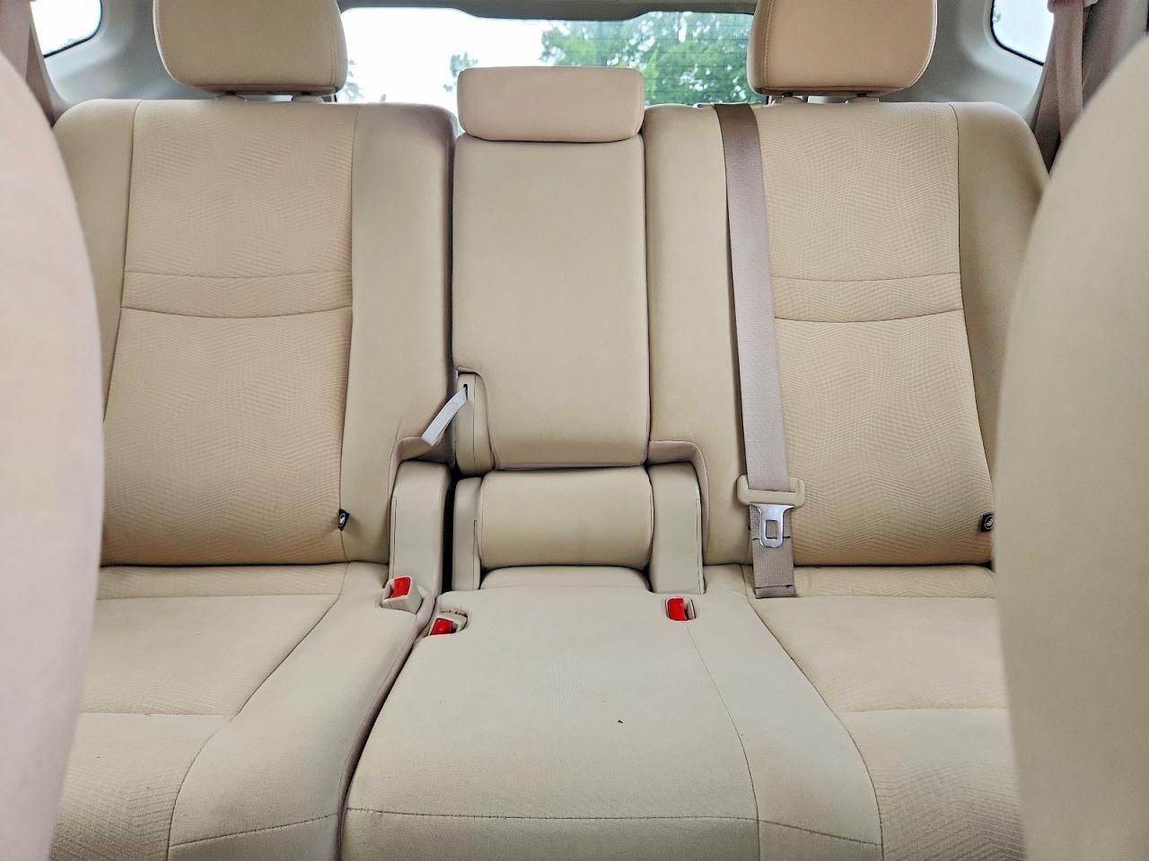 2016 NISSAN ROGUE SV photo 19