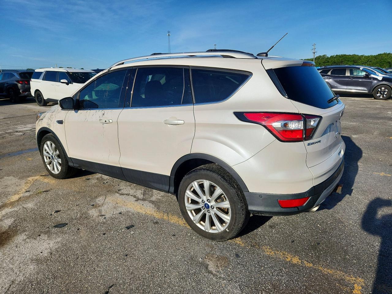 2017 FORD ESCAPE TITANIUM photo 3