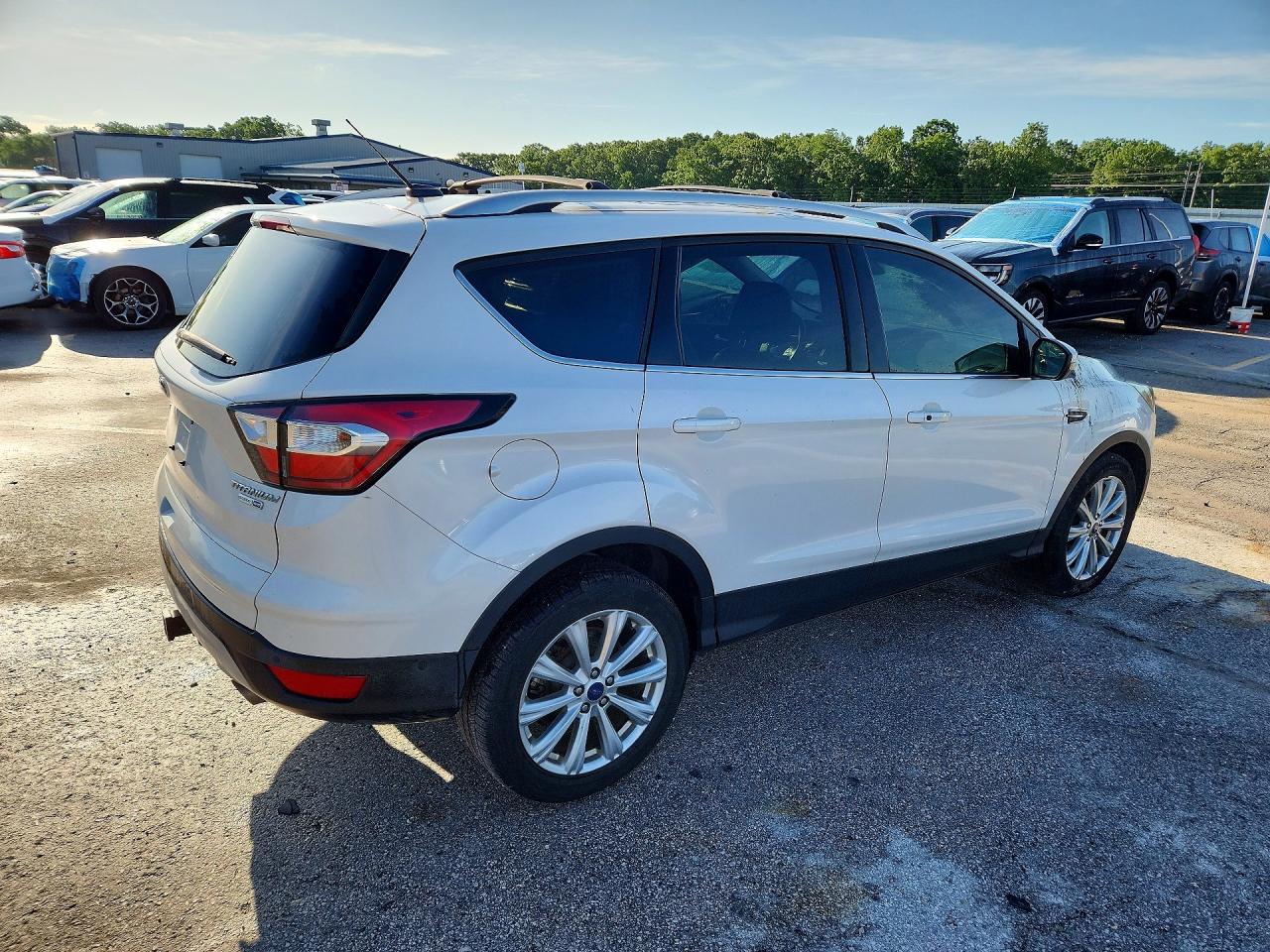 2017 FORD ESCAPE TITANIUM photo 5