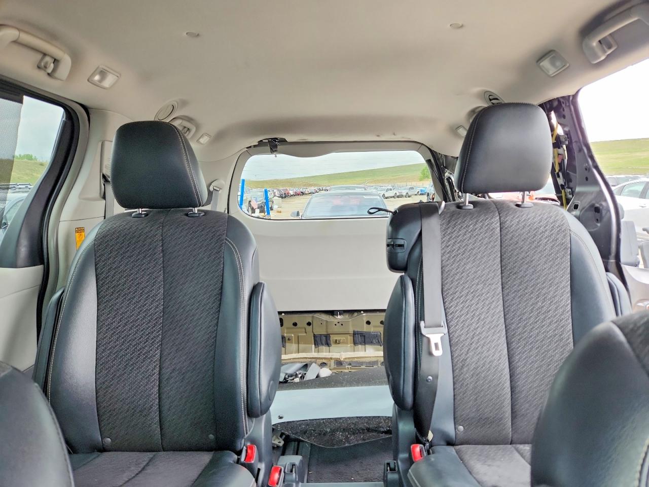 2014 TOYOTA SIENNA SPORT photo 28