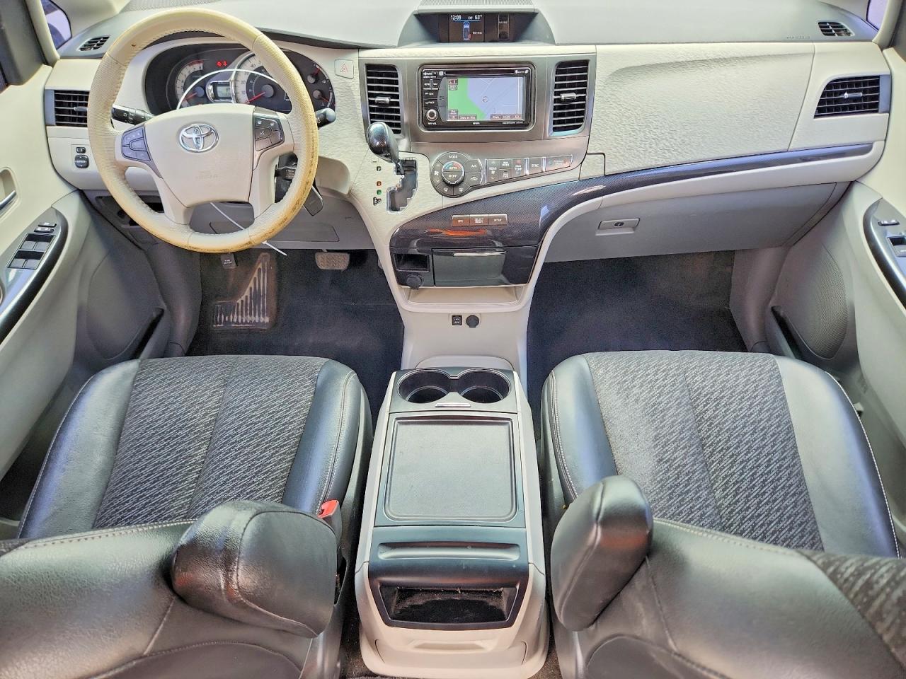 2014 TOYOTA SIENNA SPORT photo 22