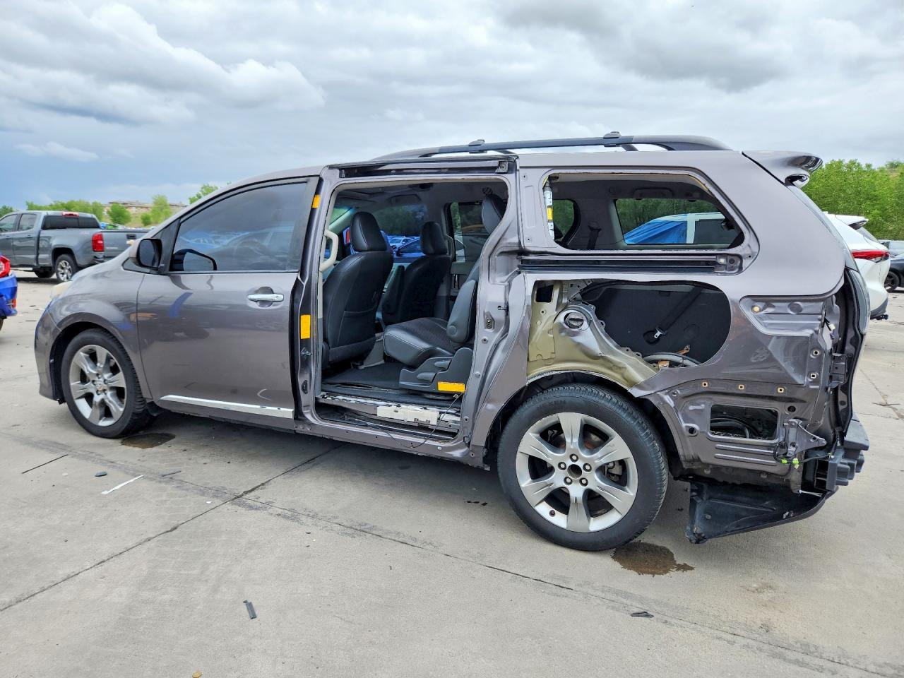 2014 TOYOTA SIENNA SPORT photo 4
