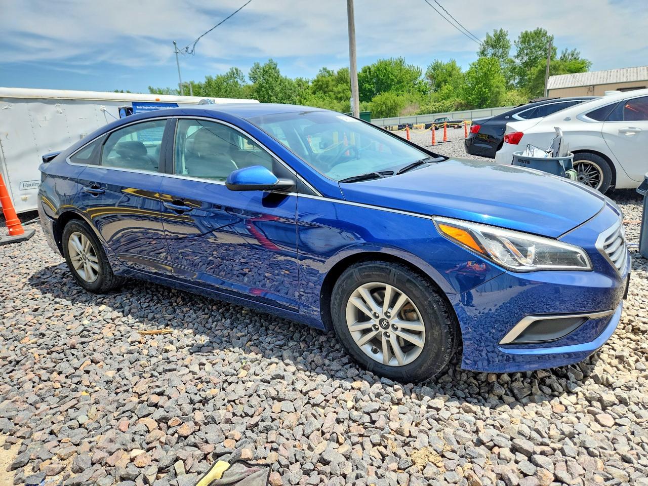 2017 HYUNDAI SONATA SE photo 4