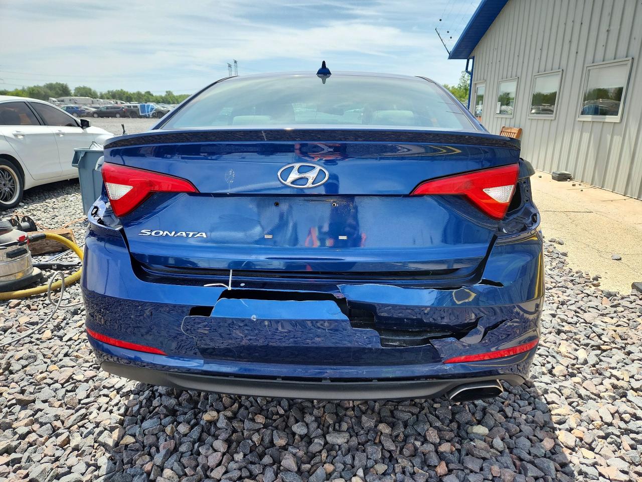 2017 HYUNDAI SONATA SE photo 6