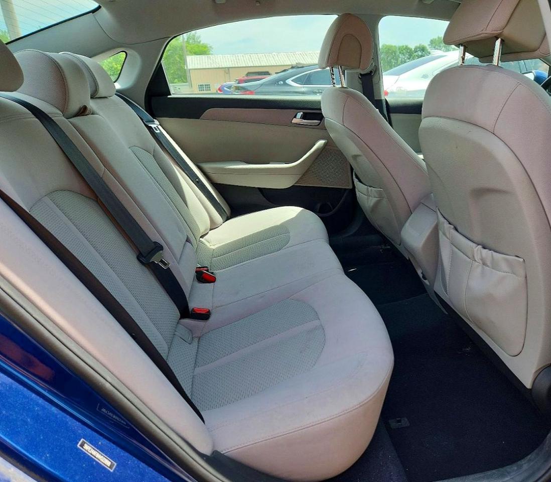 2017 HYUNDAI SONATA SE photo 10