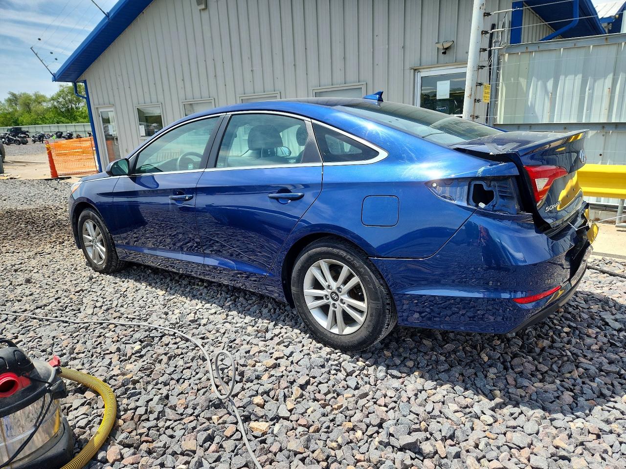 2017 HYUNDAI SONATA SE photo 2