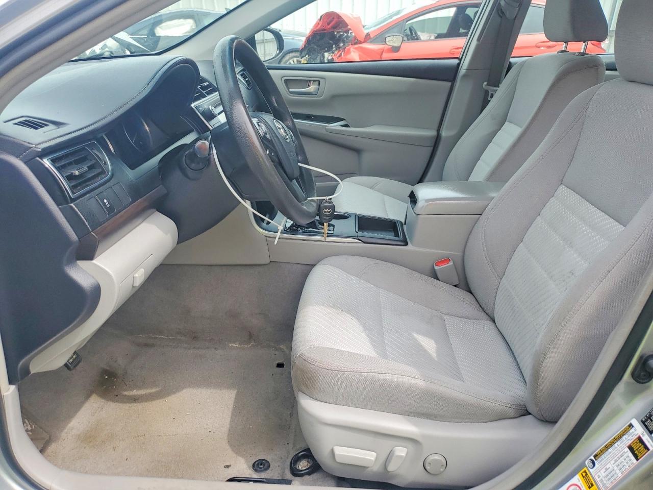 2017 TOYOTA CAMRY LE photo 13