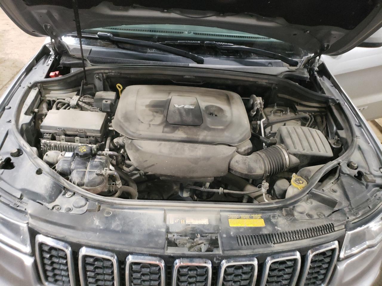 2018 JEEP GRAND CHEROKEE LAREDO photo 23