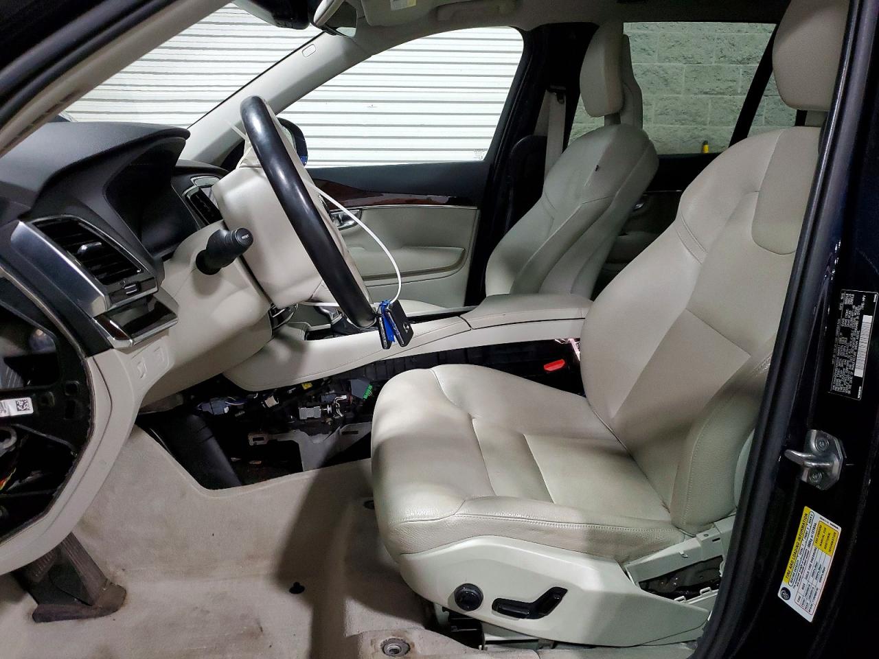 2016 VOLVO XC90 T6 photo 13