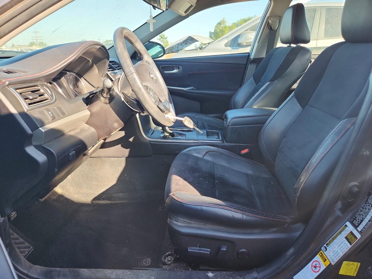 2017 TOYOTA CAMRY XSE photo 13