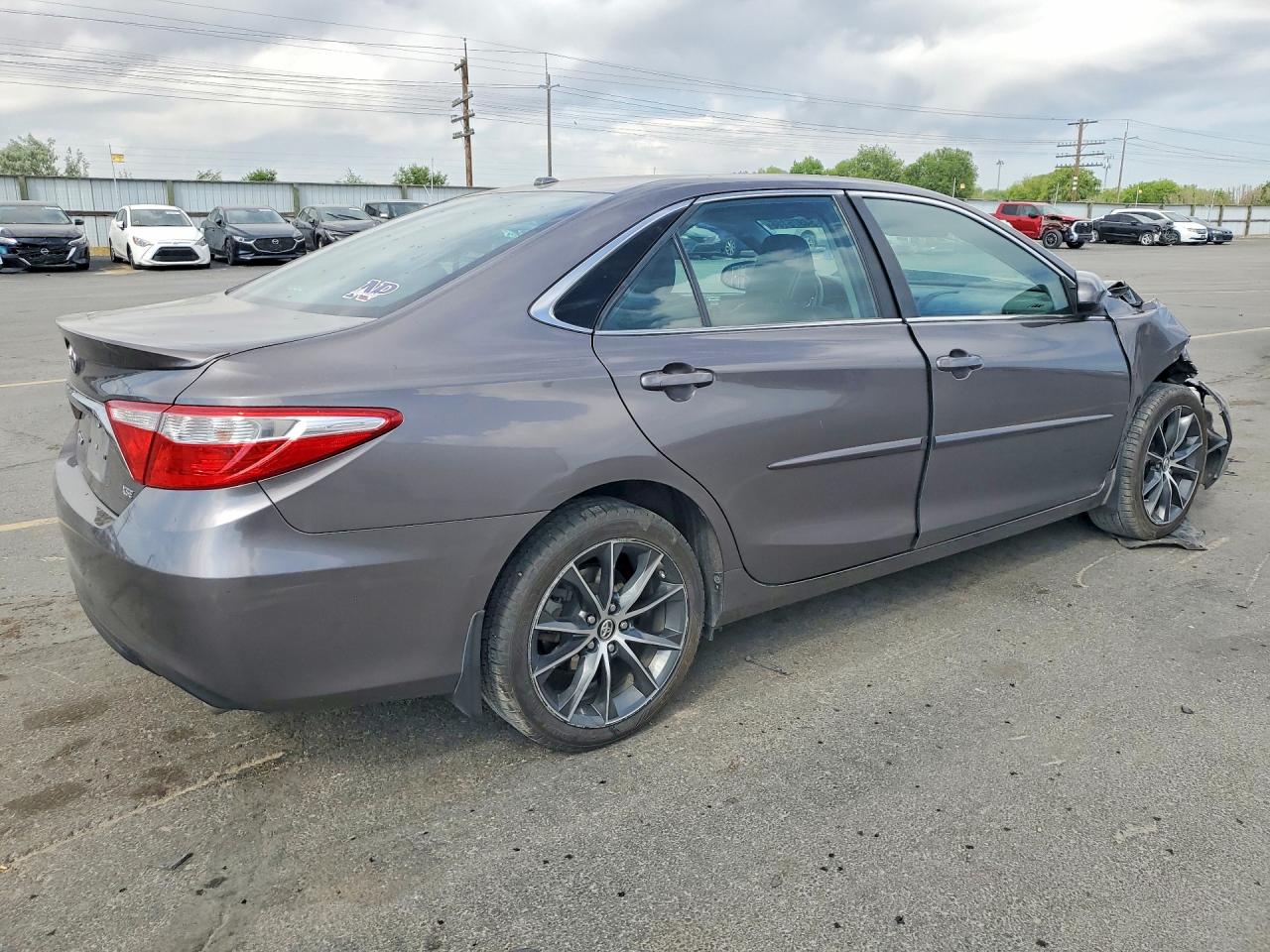 2017 TOYOTA CAMRY XSE photo 5