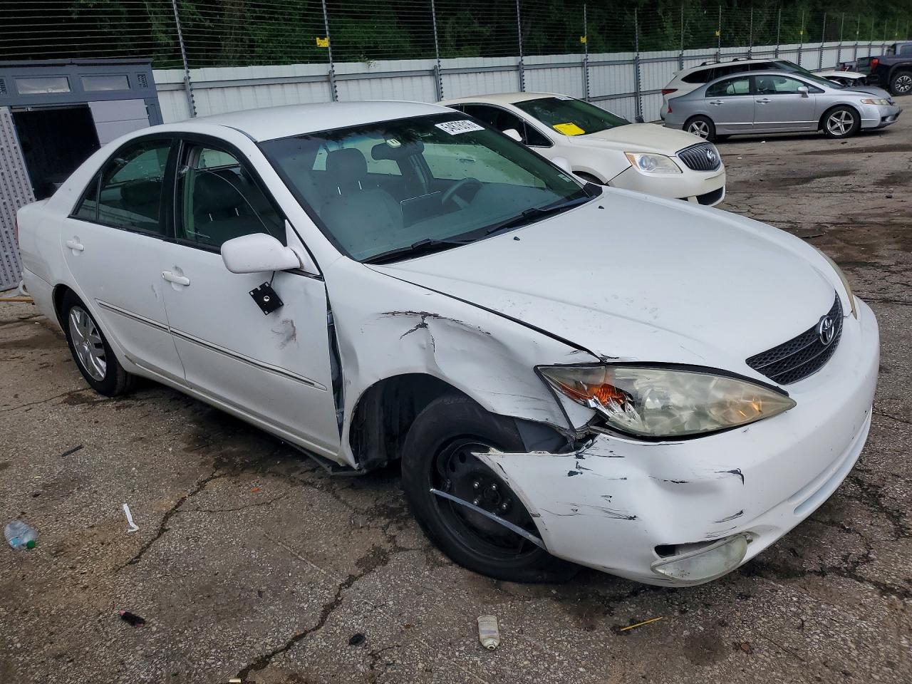 2004 TOYOTA CAMRY XLE photo 7