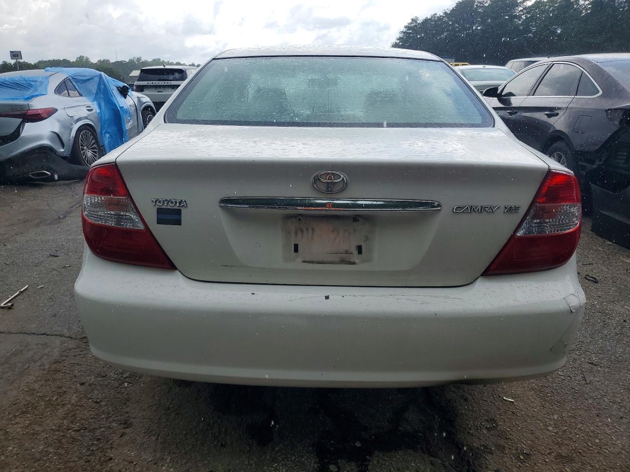 2004 TOYOTA CAMRY XLE photo 11