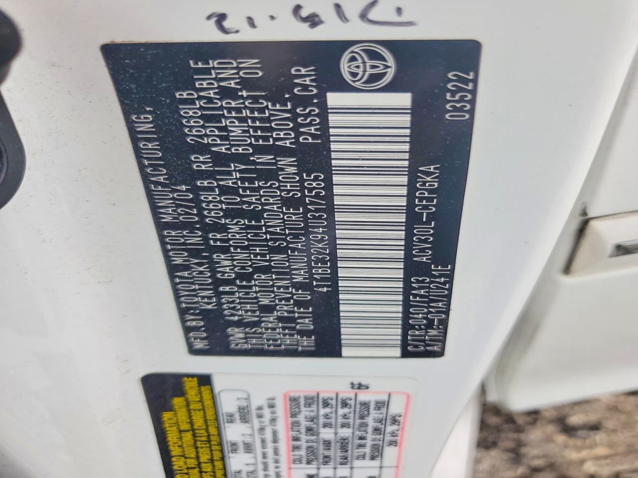 2004 TOYOTA CAMRY XLE photo 23