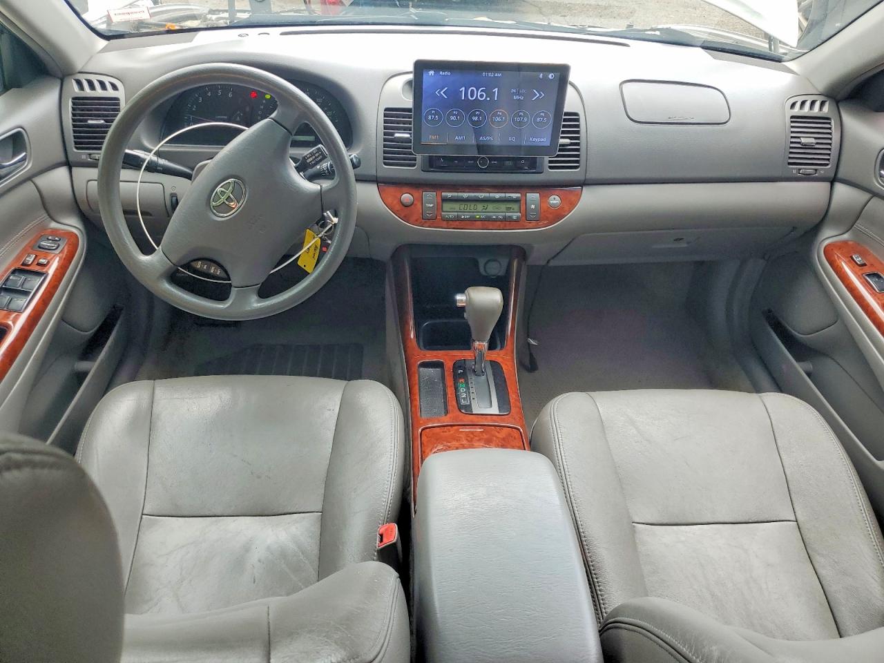 2004 TOYOTA CAMRY XLE photo 15