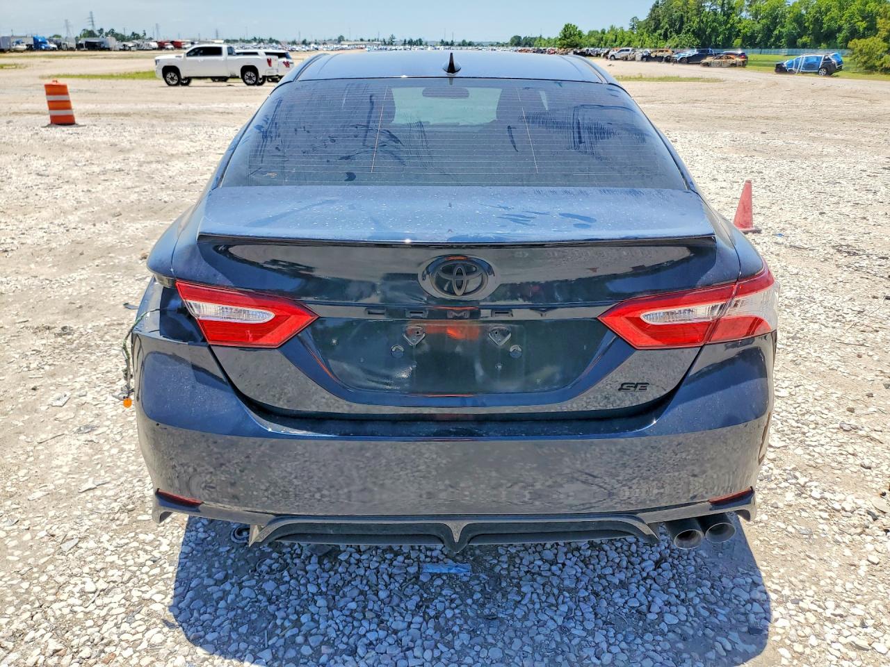2020 TOYOTA CAMRY photo 16