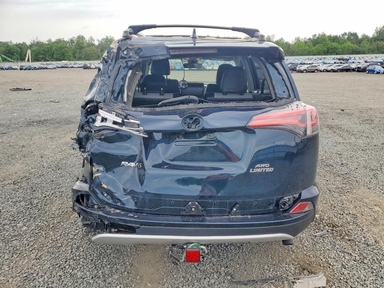 2018 TOYOTA RAV4 LIMITED photo 11
