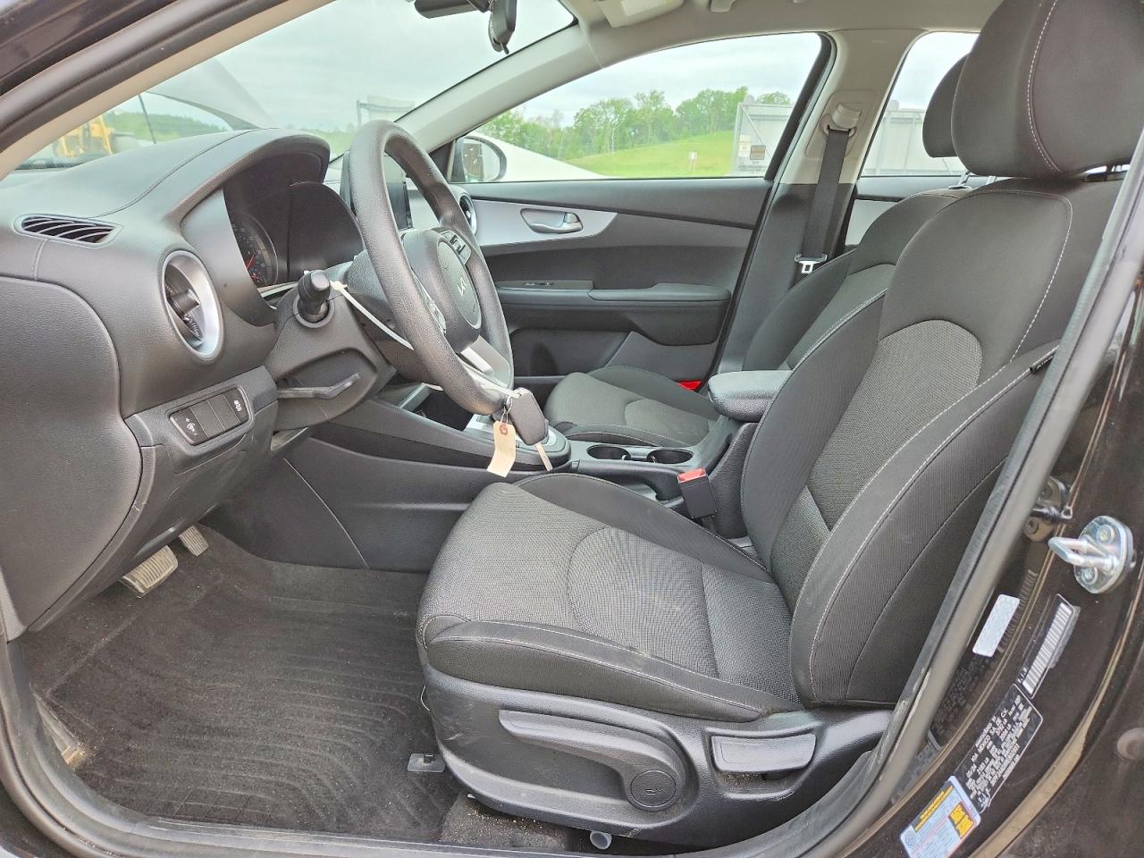 2024 KIA FORTE LX photo 13