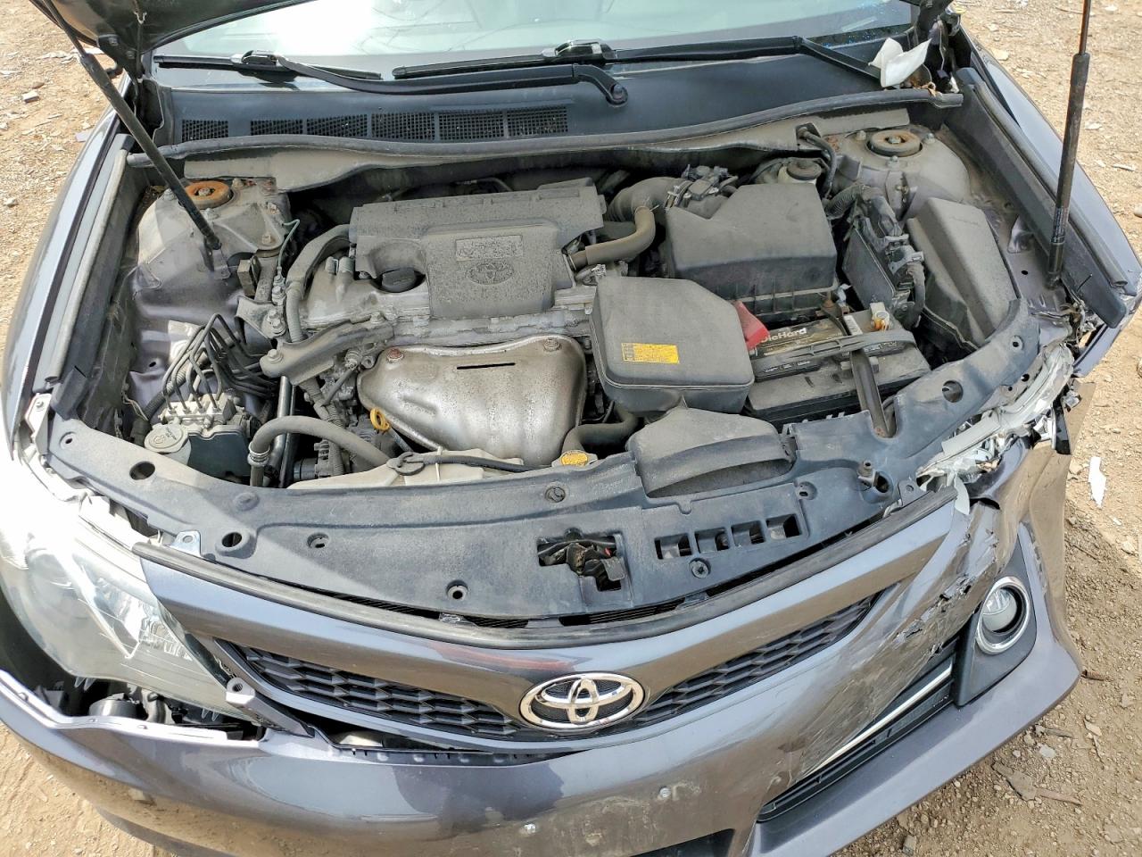 2014 TOYOTA CAMRY SE photo 21