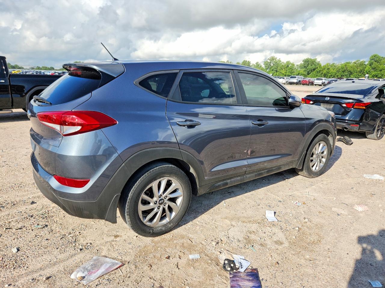 2018 HYUNDAI TUCSON SE photo 5