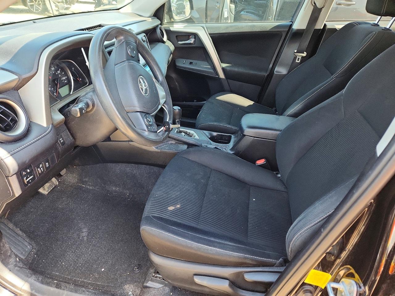2014 TOYOTA RAV4 XLE photo 13