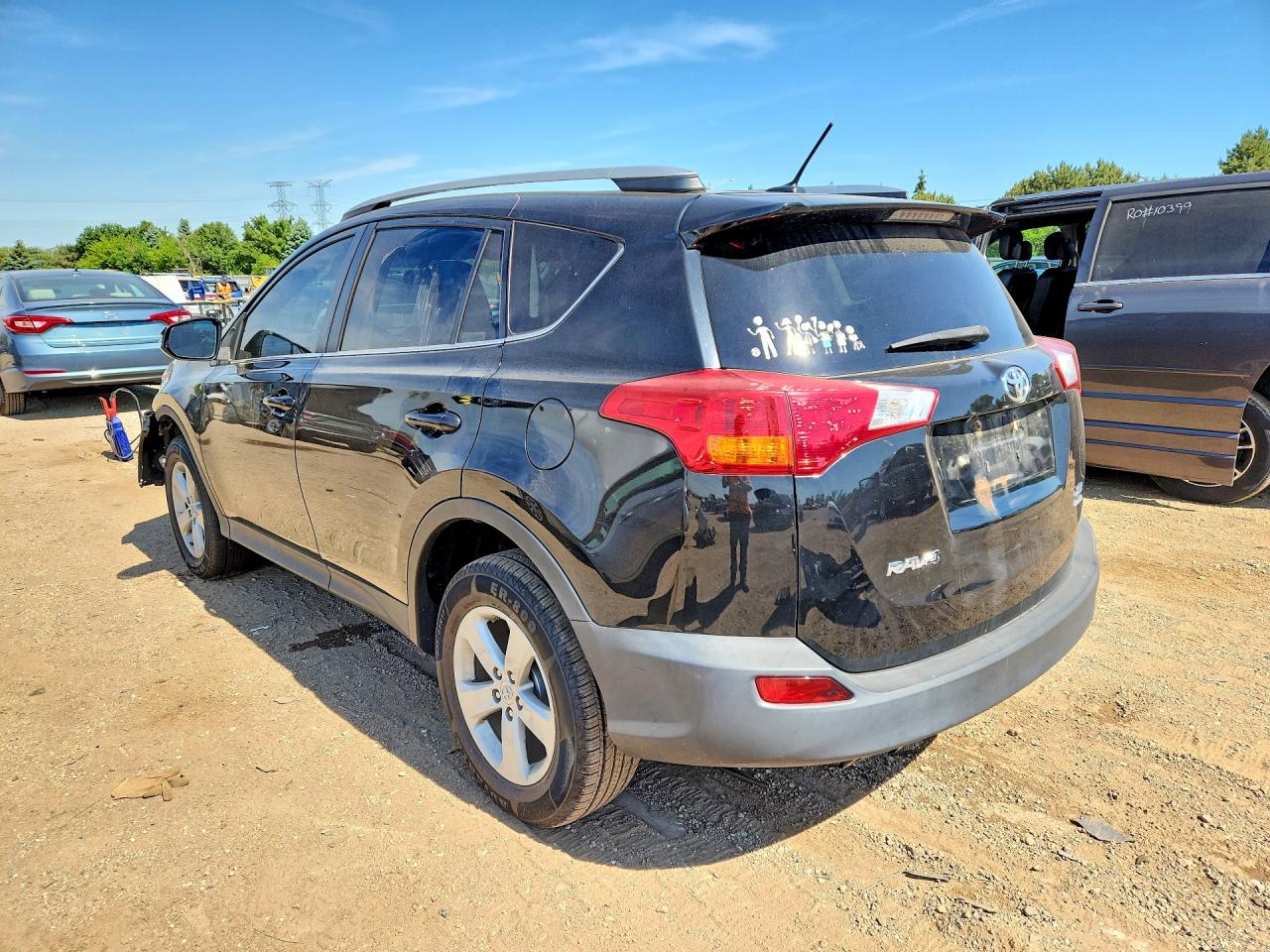 2014 TOYOTA RAV4 XLE photo 3