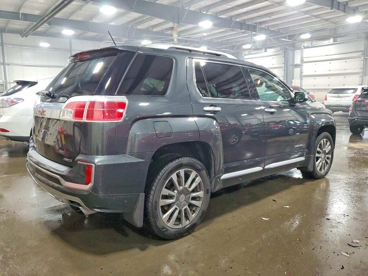 2017 GMC TERRAIN DENALI photo 5