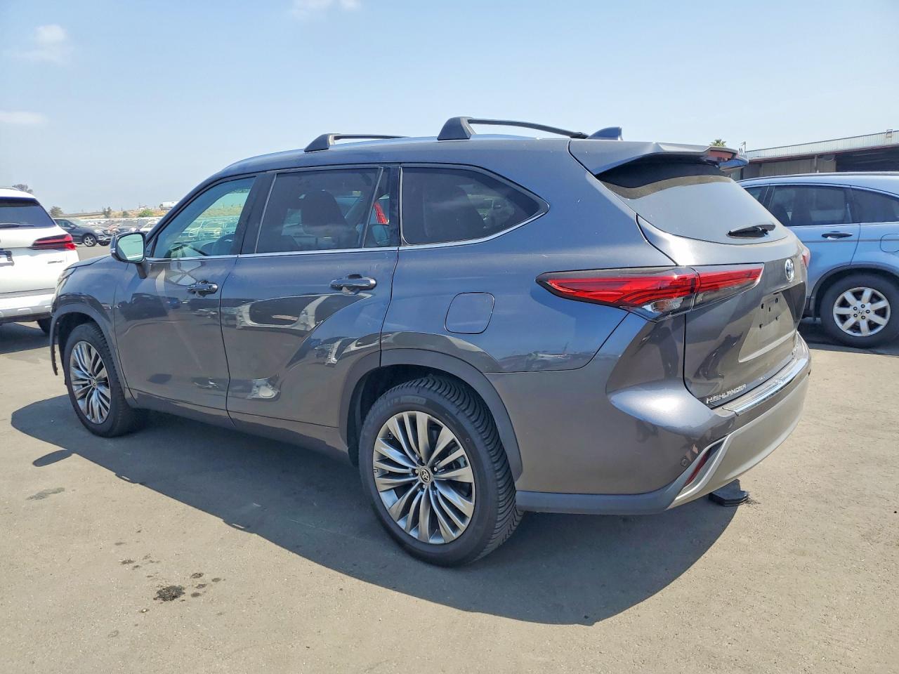 2021 TOYOTA HIGHLANDER PLATINUM photo 3