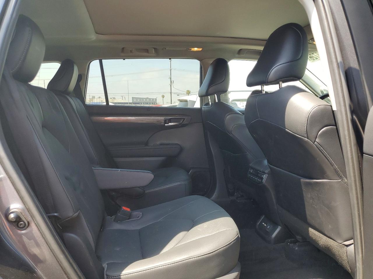 2021 TOYOTA HIGHLANDER PLATINUM photo 21