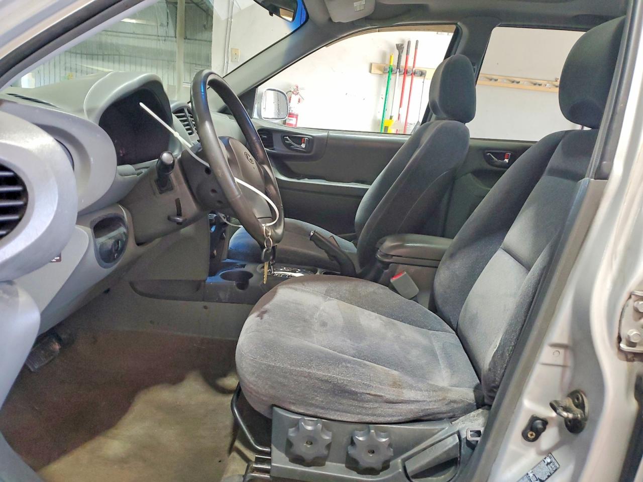 2004 HYUNDAI SANTA FE GLS photo 19