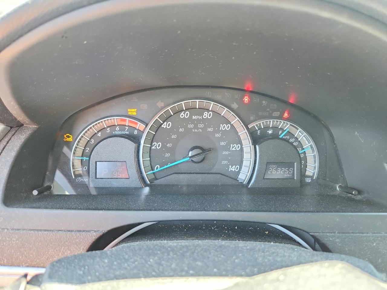 2012 TOYOTA CAMRY SE photo 17