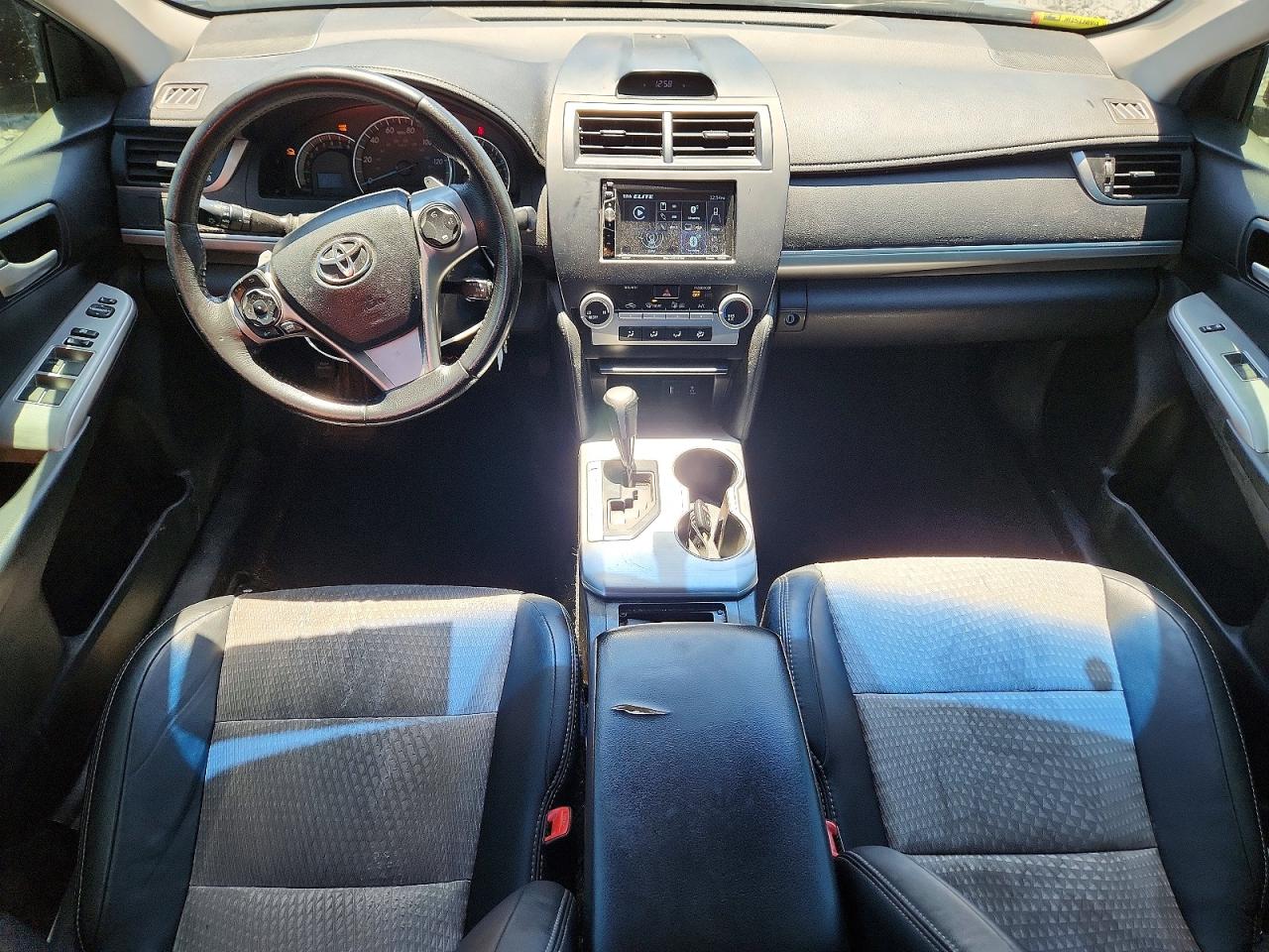 2012 TOYOTA CAMRY SE photo 15