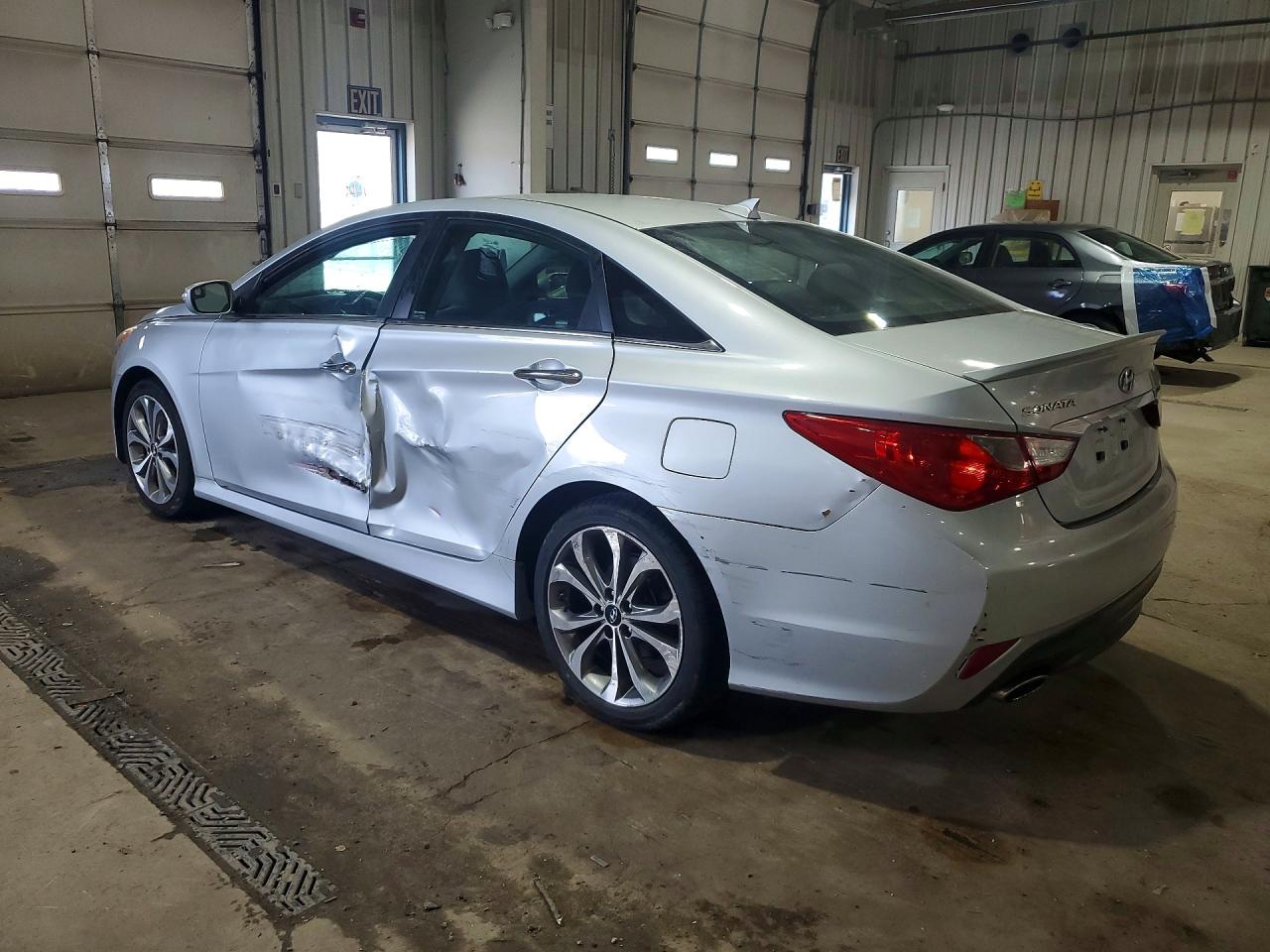 2014 HYUNDAI SONATA SE photo 2