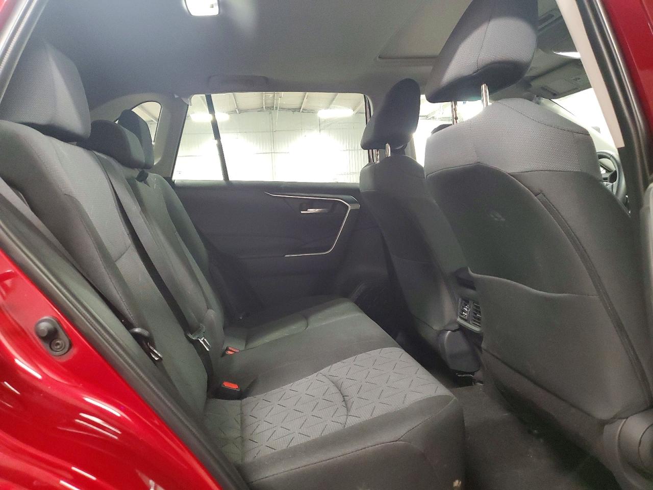 2025 TOYOTA RAV4 XLE photo 11