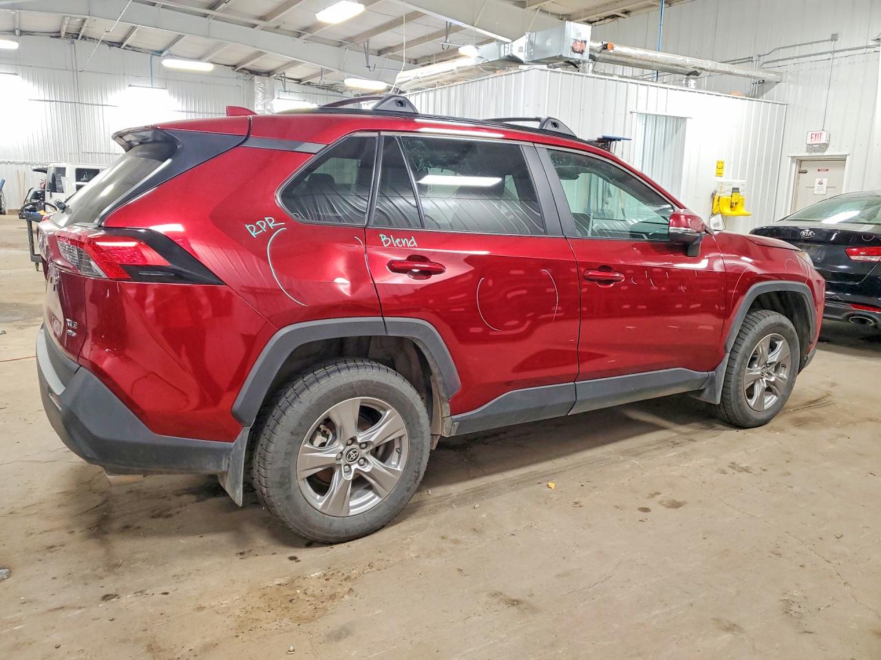 2025 TOYOTA RAV4 XLE photo 3