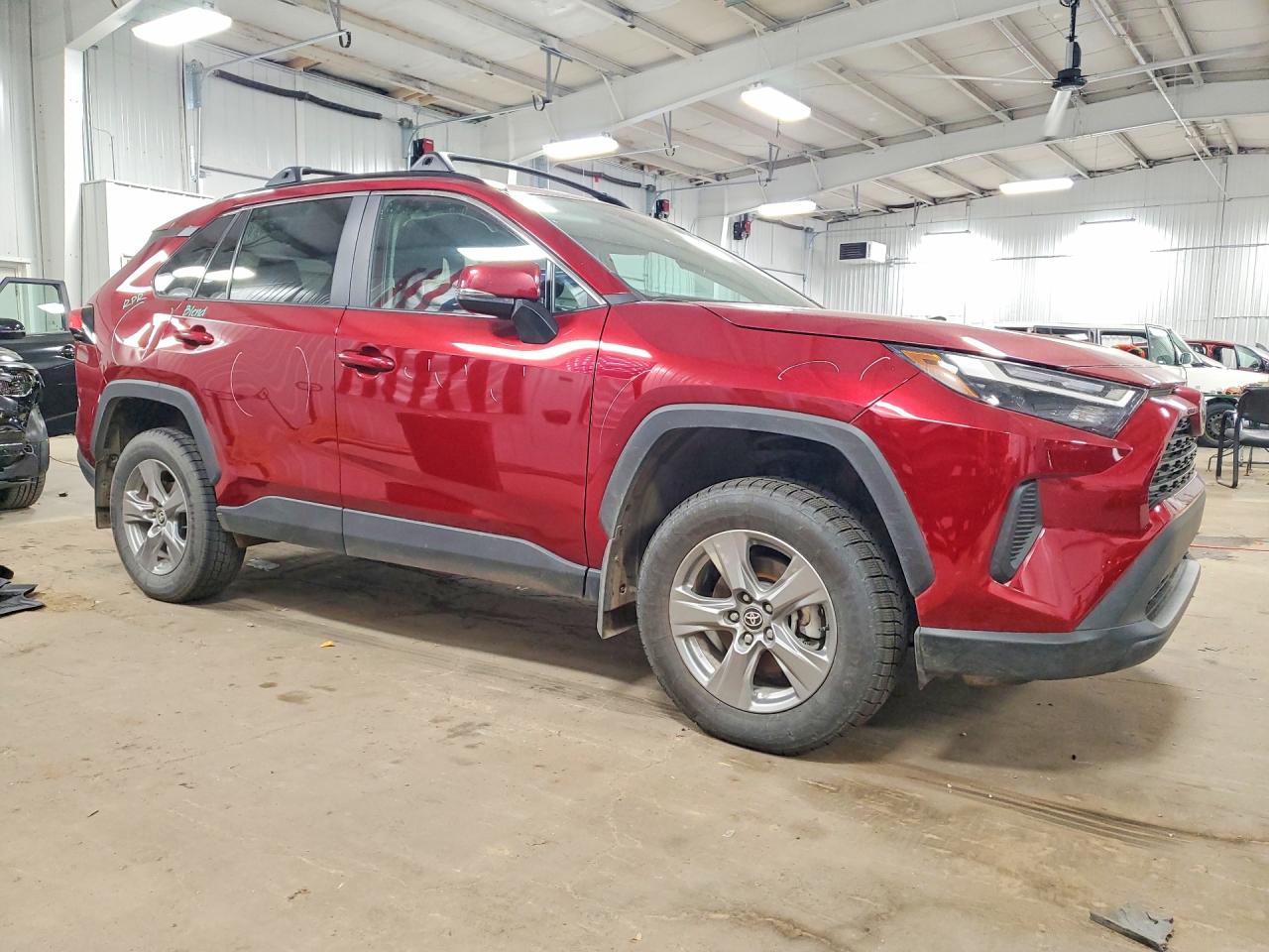 2025 TOYOTA RAV4 XLE photo 4