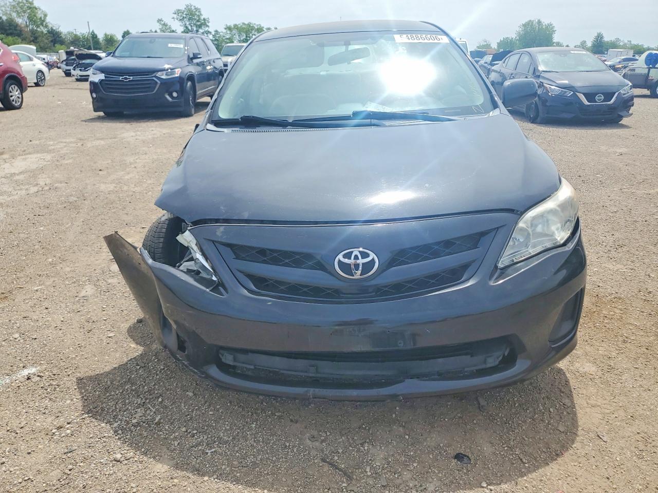 2012 TOYOTA COROLLA LE photo 9