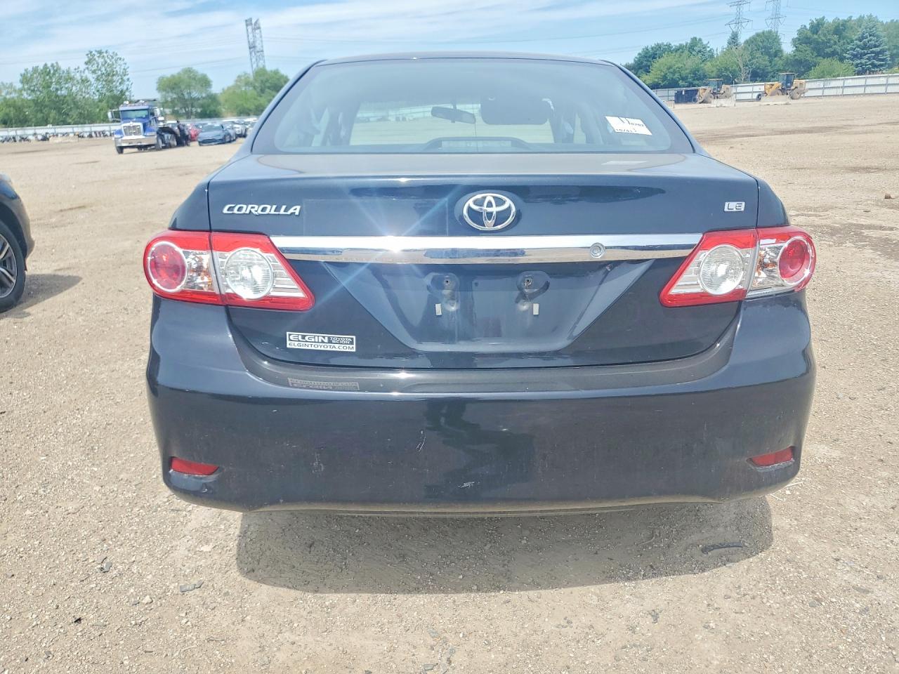 2012 TOYOTA COROLLA LE photo 11