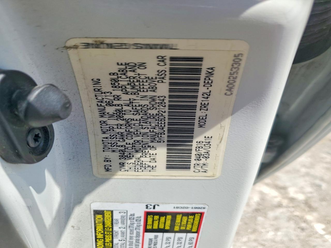 2013 TOYOTA COROLLA LE photo 25