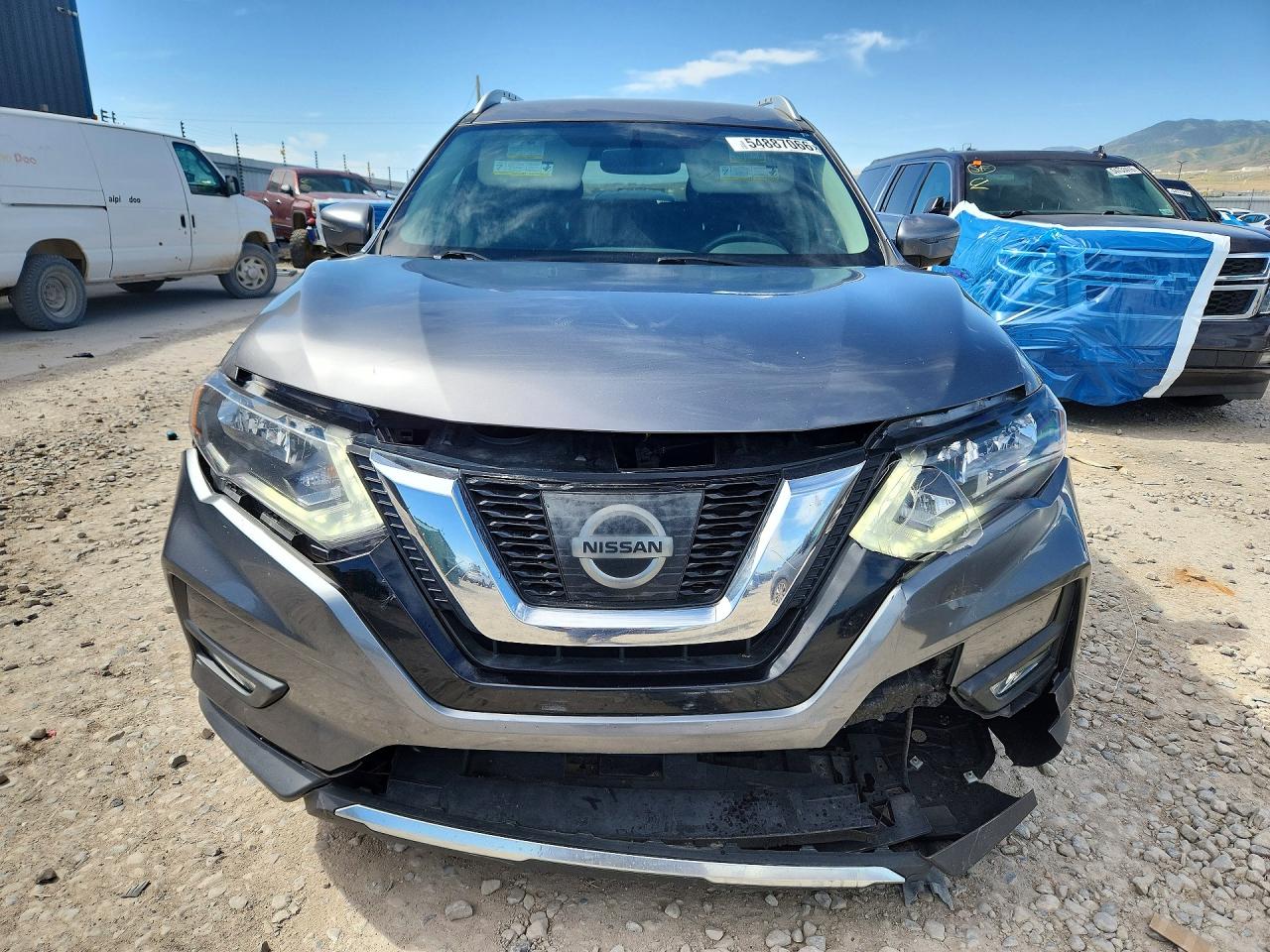 2017 NISSAN ROGUE SV photo 9