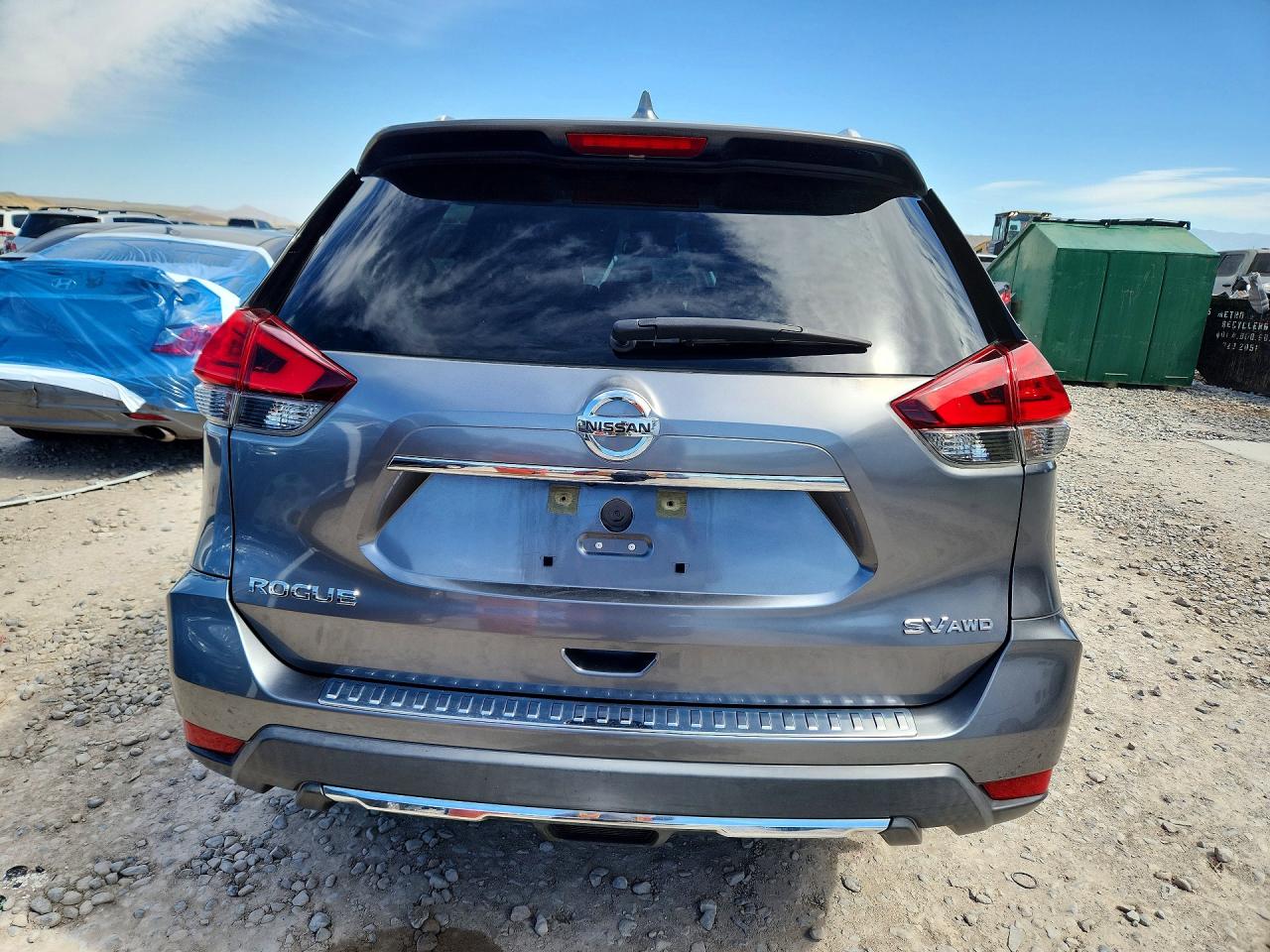 2017 NISSAN ROGUE SV photo 11