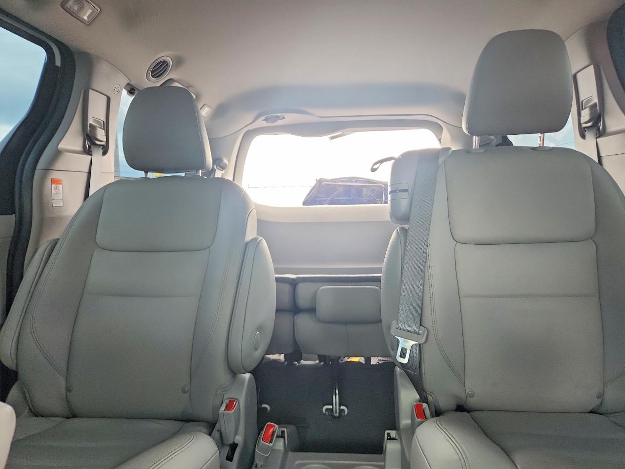 2020 TOYOTA SIENNA XLE 8-PASSENGER photo 28
