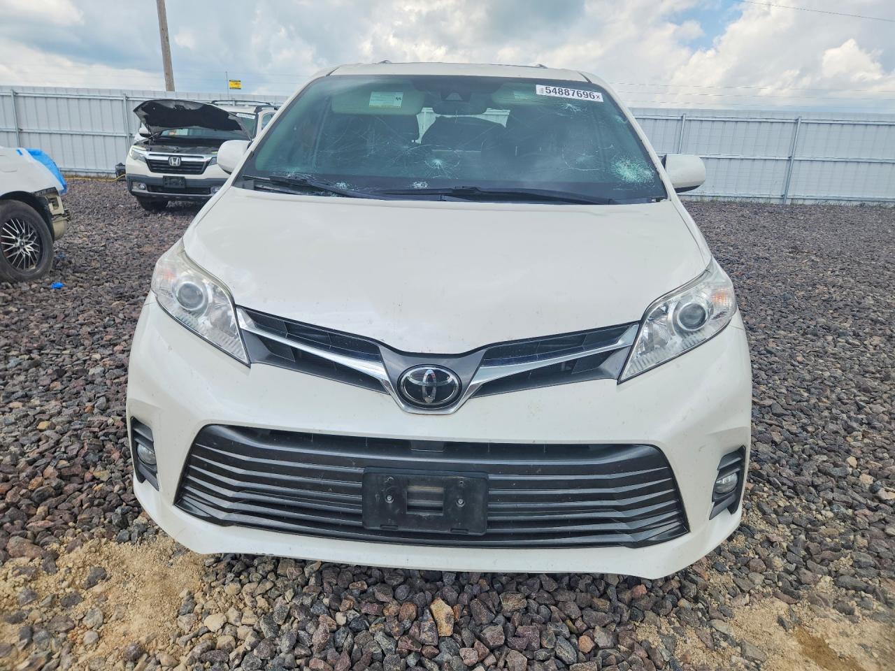 2020 TOYOTA SIENNA XLE 8-PASSENGER photo 13