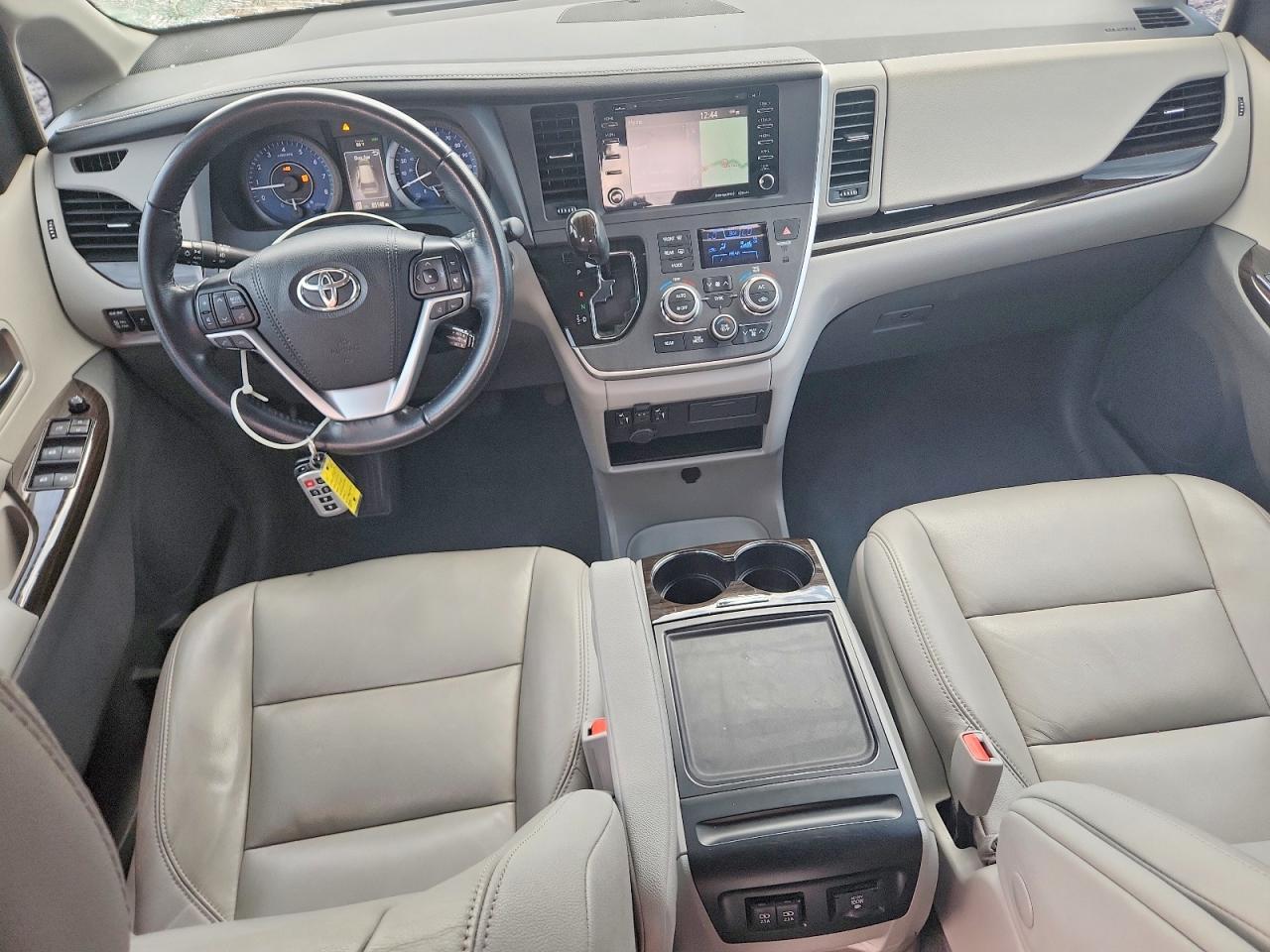 2020 TOYOTA SIENNA XLE 8-PASSENGER photo 22