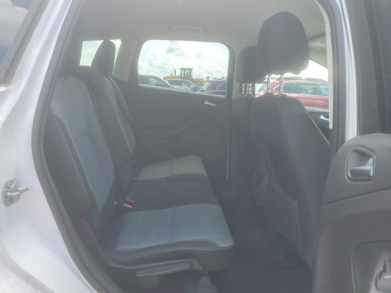 2016 FORD ESCAPE SE photo 21