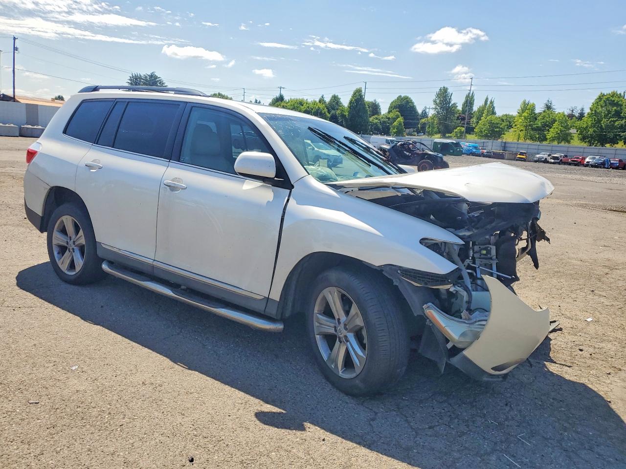 2013 TOYOTA HIGHLANDER SE photo 7